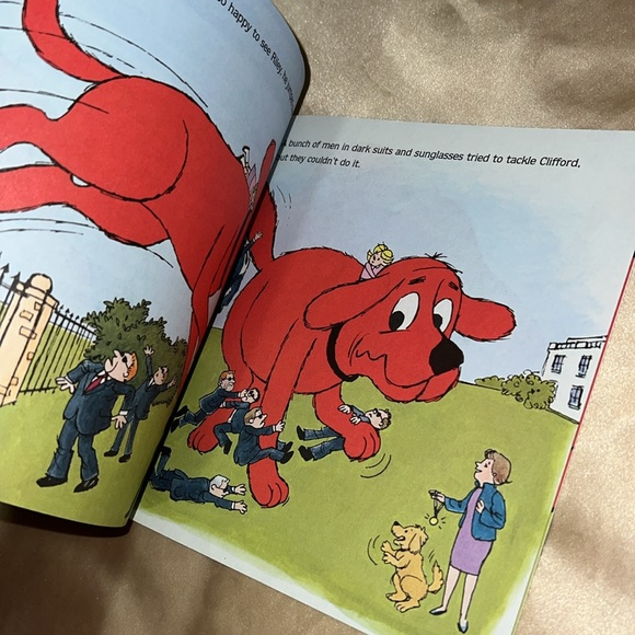 Clifford Goes To Washington Norman Bridwell Book NWOT - Picture 4 of 6